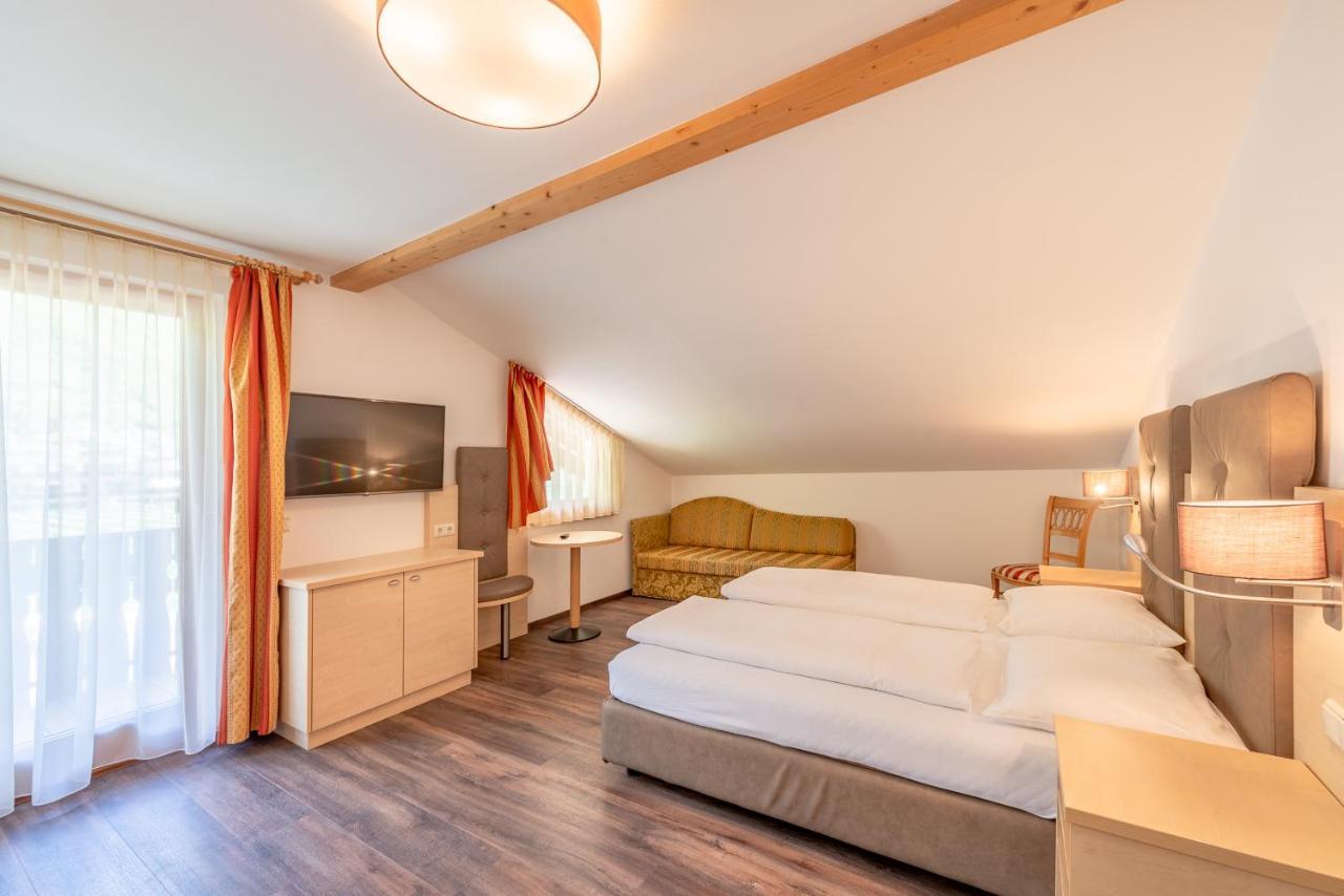 Hotel Christine การ์กัซโซเน ภายนอก รูปภาพ