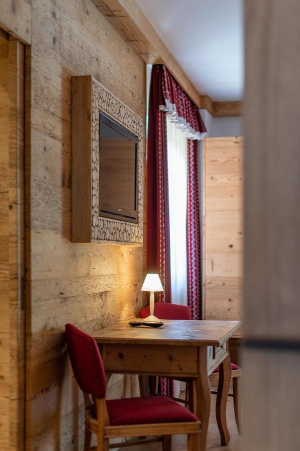 Hotel Christine การ์กัซโซเน ภายนอก รูปภาพ
