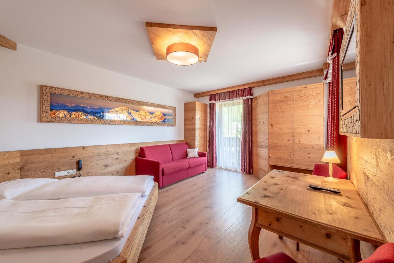 Hotel Christine การ์กัซโซเน ภายนอก รูปภาพ