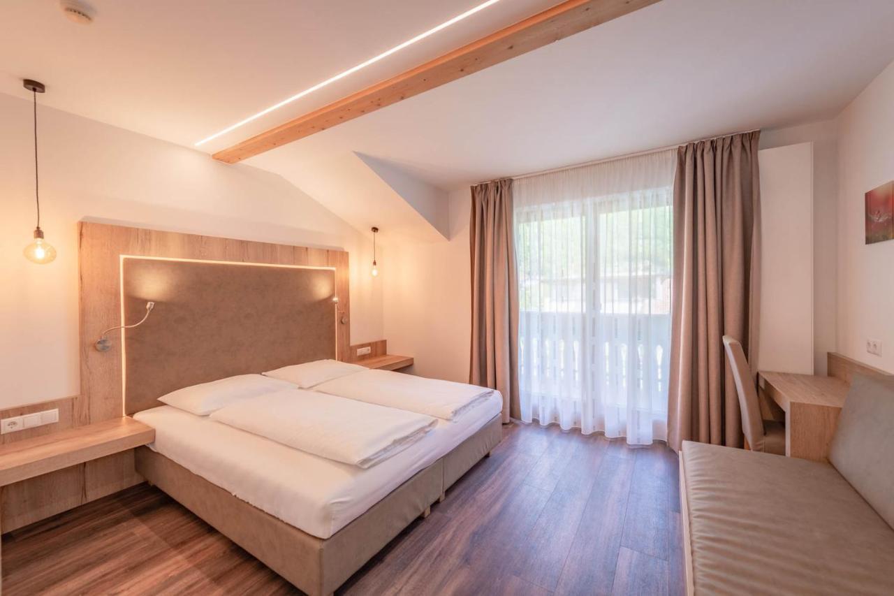 Hotel Christine การ์กัซโซเน ภายนอก รูปภาพ