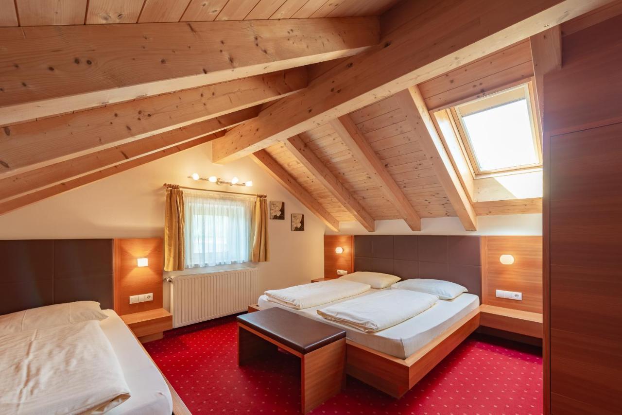 Hotel Christine การ์กัซโซเน ภายนอก รูปภาพ