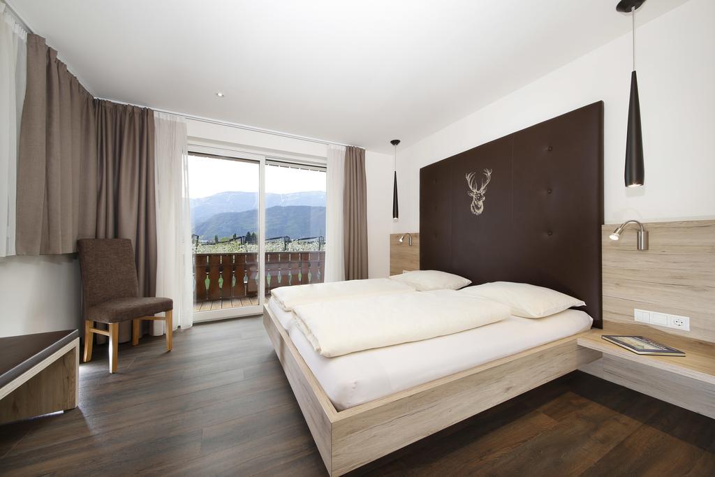 Hotel Christine การ์กัซโซเน ภายนอก รูปภาพ